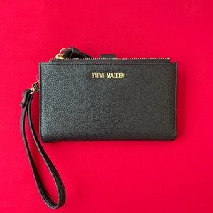 Steve Madden Double Wristlet in Black.